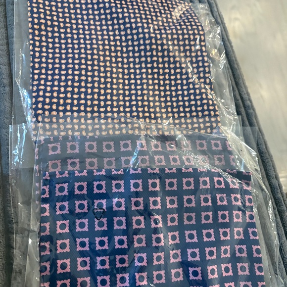 Men’s Pocket squares - Picture 1 of 1